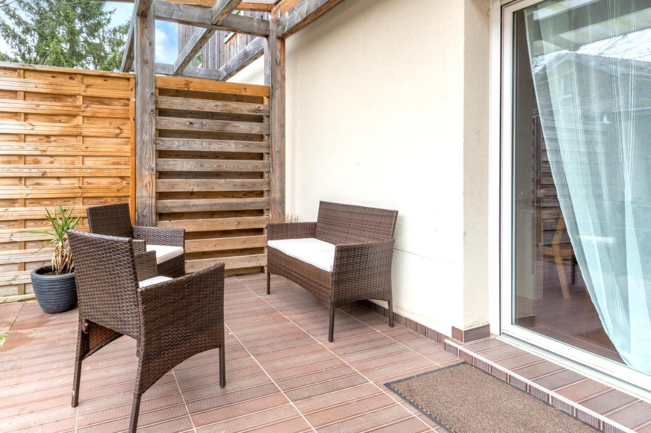 Le Duplex Chessy - 15Min From Disneyland - 2 Private Parkings - Garden - Kingsize & Queensize Bed - Supermarket Behind The House Екстериор снимка