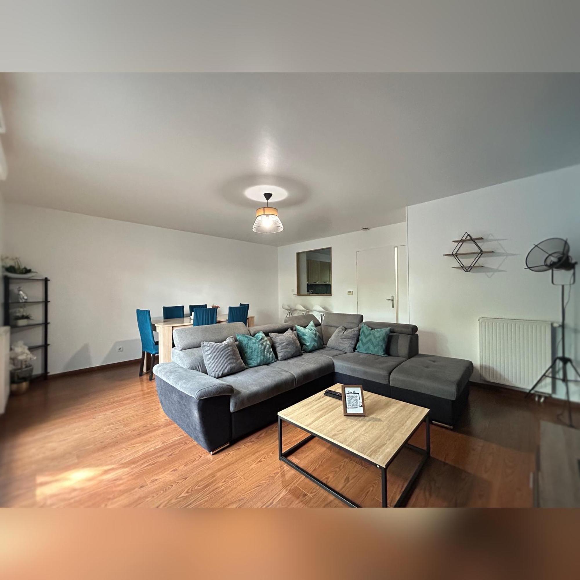 Le Duplex Chessy - 15Min From Disneyland - 2 Private Parkings - Garden - Kingsize & Queensize Bed - Supermarket Behind The House Екстериор снимка
