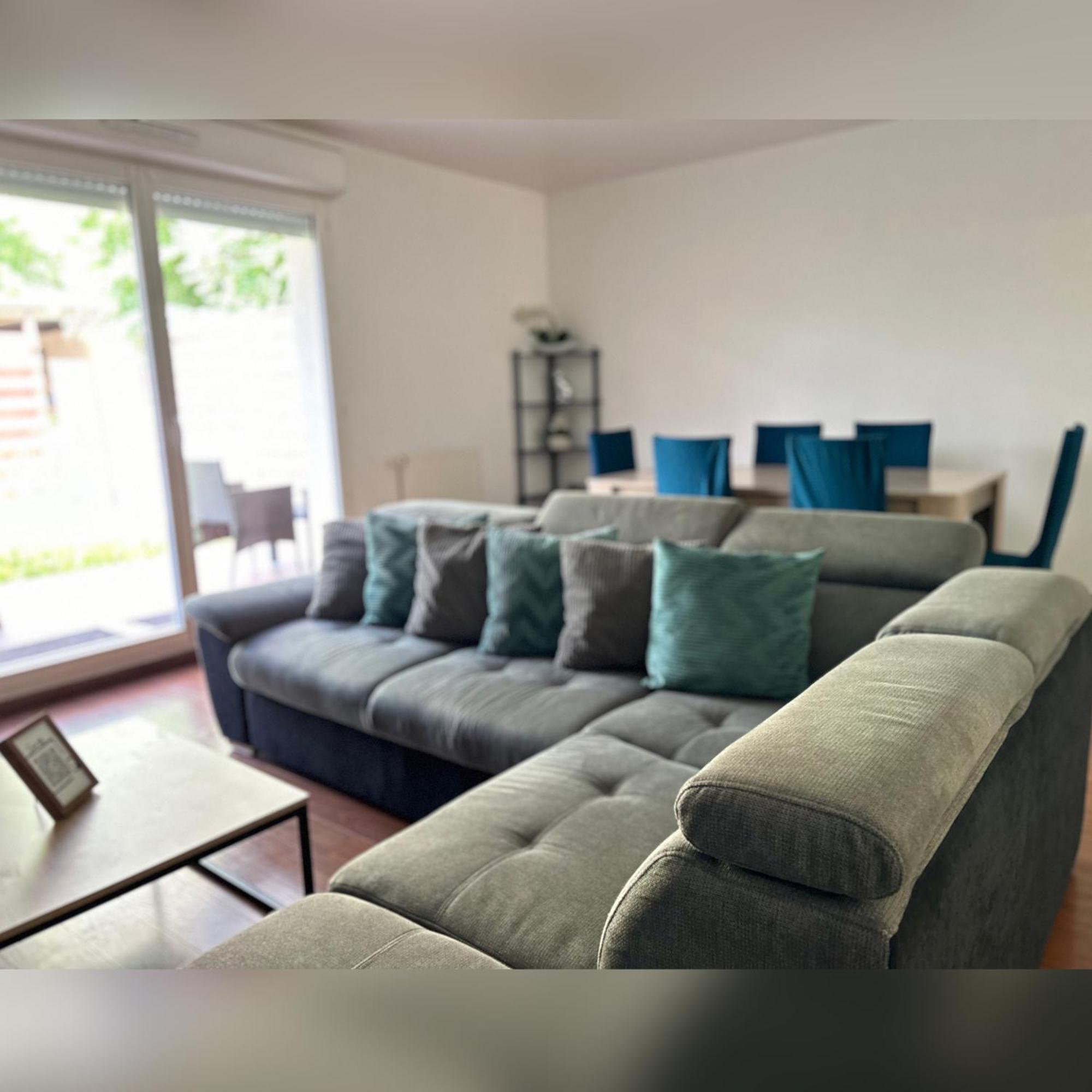 Le Duplex Chessy - 15Min From Disneyland - 2 Private Parkings - Garden - Kingsize & Queensize Bed - Supermarket Behind The House Екстериор снимка